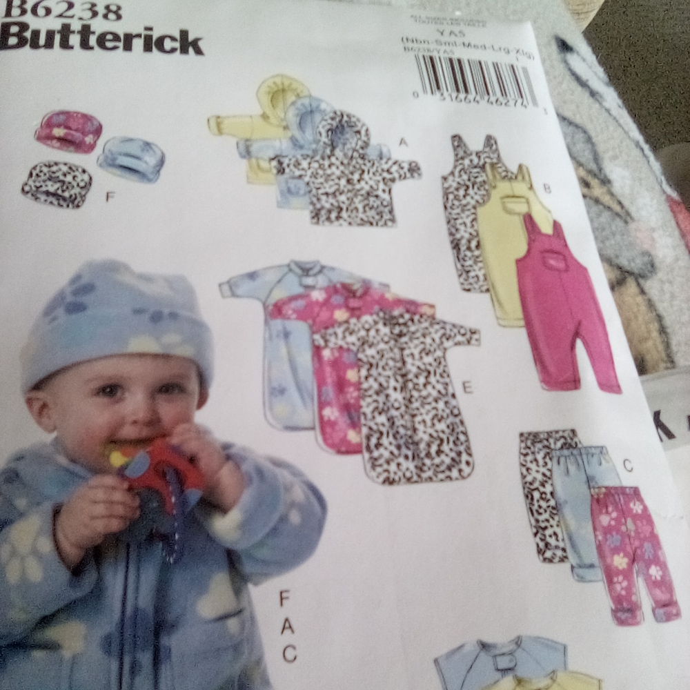 Butterick Sewing Pattern 3039 - Picture 3 of 10